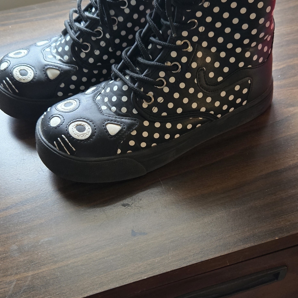 T.U.K Black and White Cat Face Womens Sneakers - Picture 2 of 5